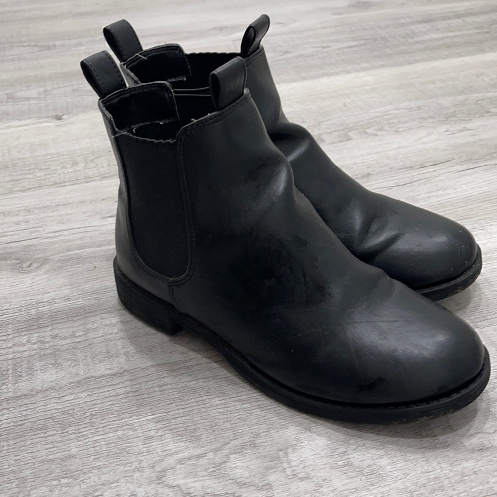H&M Chelsea Boots